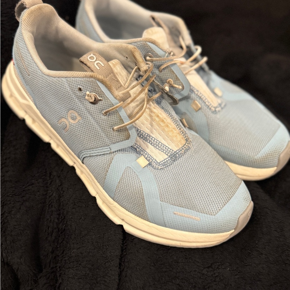 On Running Light Blue and White Sneakers Cloud Sky Wash | Ivory

YOUTH